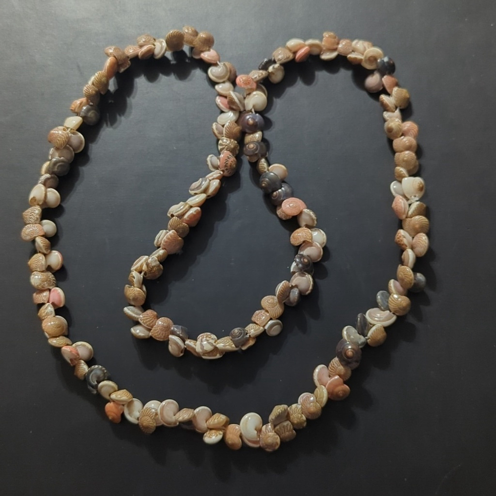 Vintage Cream Tan Brown Neutral Tones Genuine Sea Shell Statement Necklace